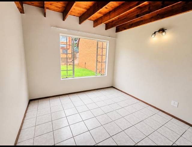 2 BEDROOM TOWNHOUSE FOR SALE IN CELTISDAL